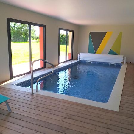 Piscine intérieure privée chauffée toute l'année à 29 Quiévrecourt Esterno foto