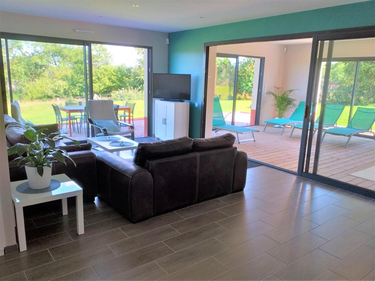 Piscine intérieure privée chauffée toute l'année à 29 Quiévrecourt Esterno foto