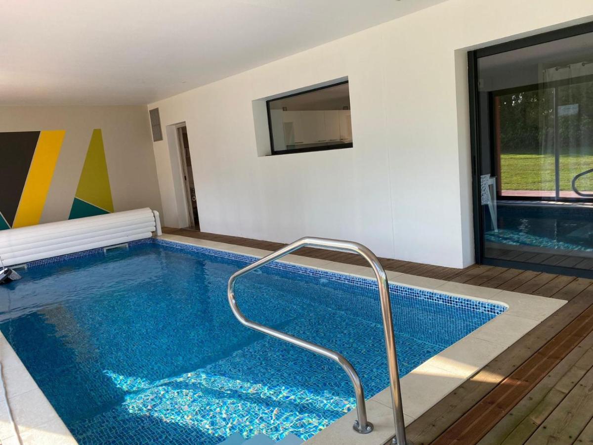 Piscine intérieure privée chauffée toute l'année à 29 Quiévrecourt Esterno foto
