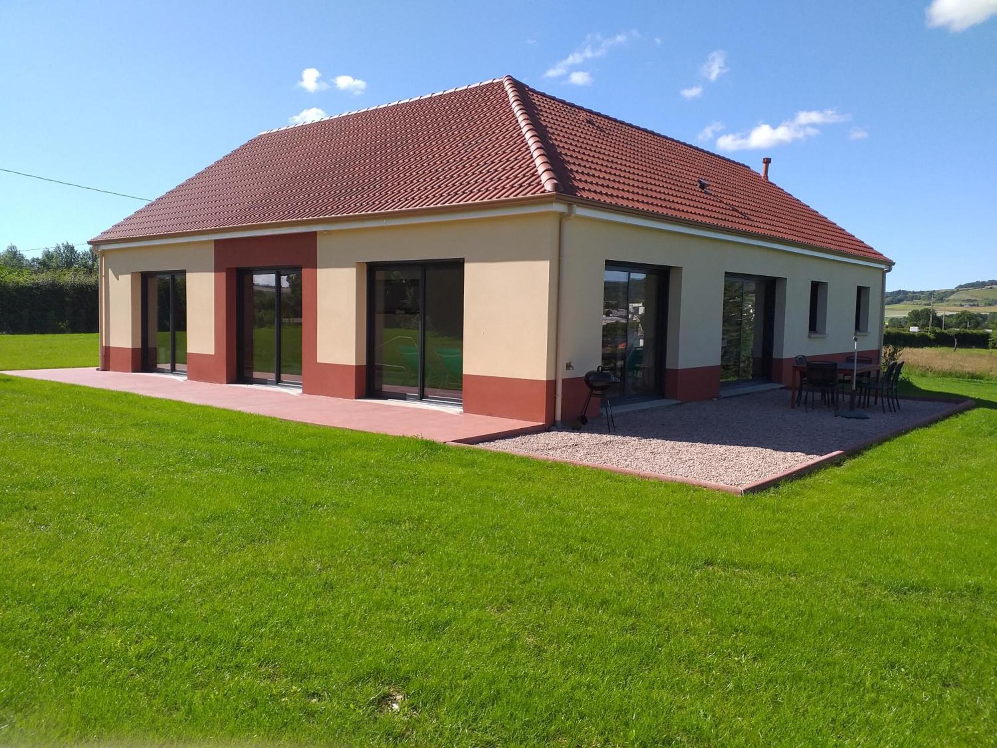 Piscine intérieure privée chauffée toute l'année à 29 Quiévrecourt Esterno foto