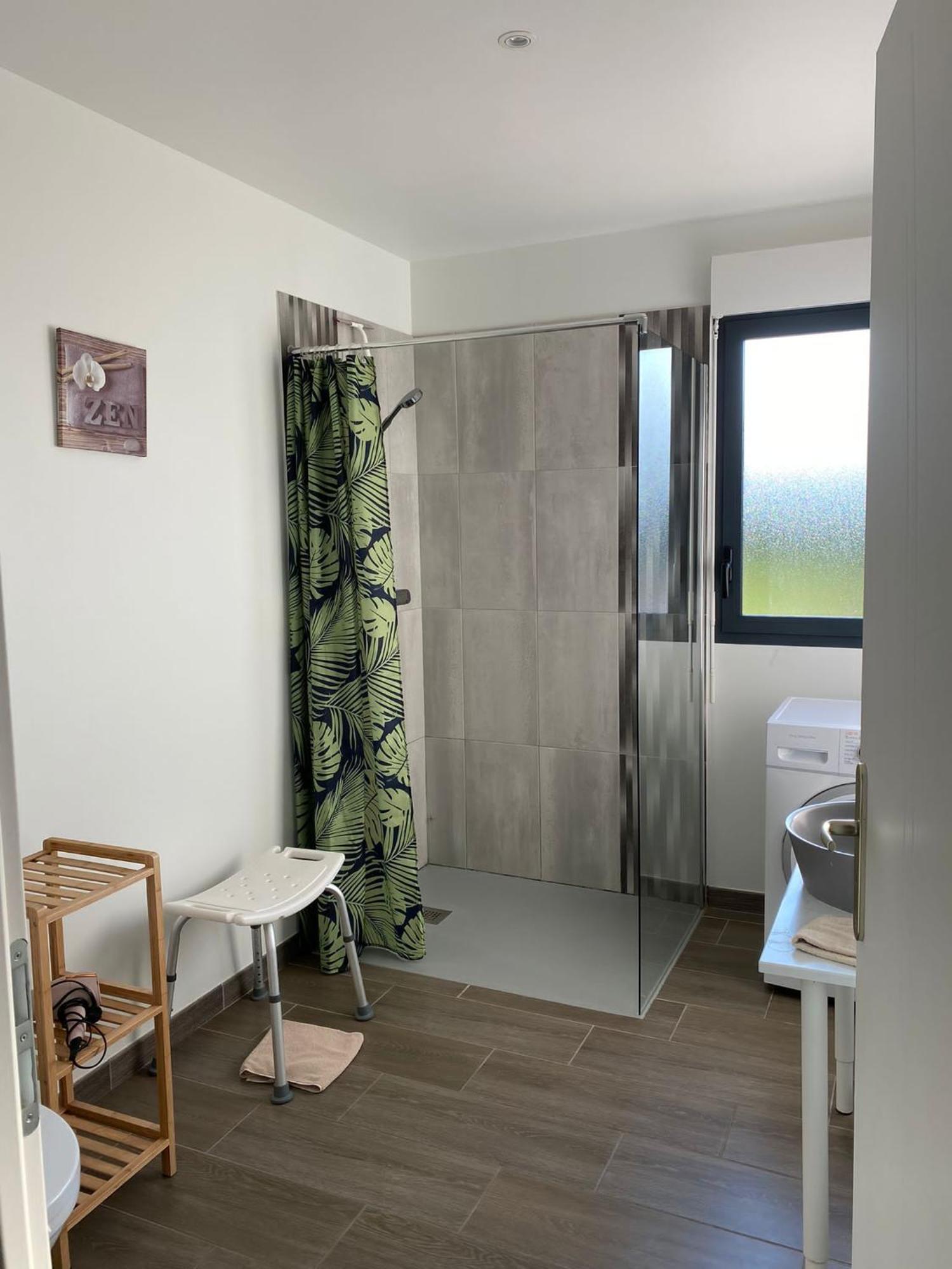 Piscine intérieure privée chauffée toute l'année à 29 Quiévrecourt Esterno foto